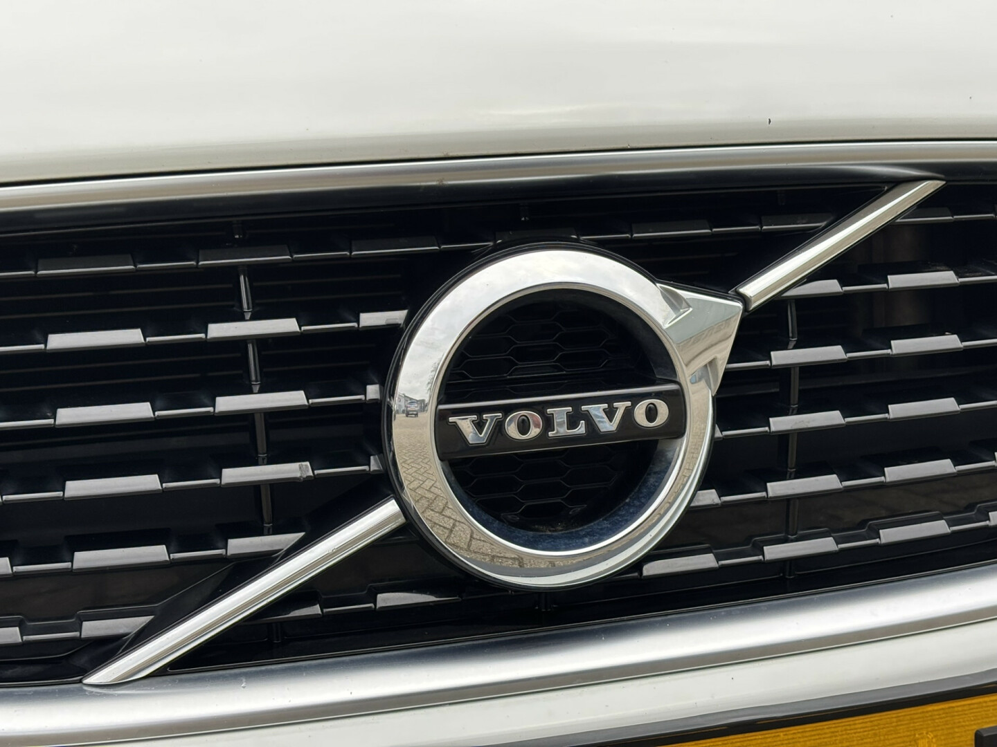 Volvo-V40-32