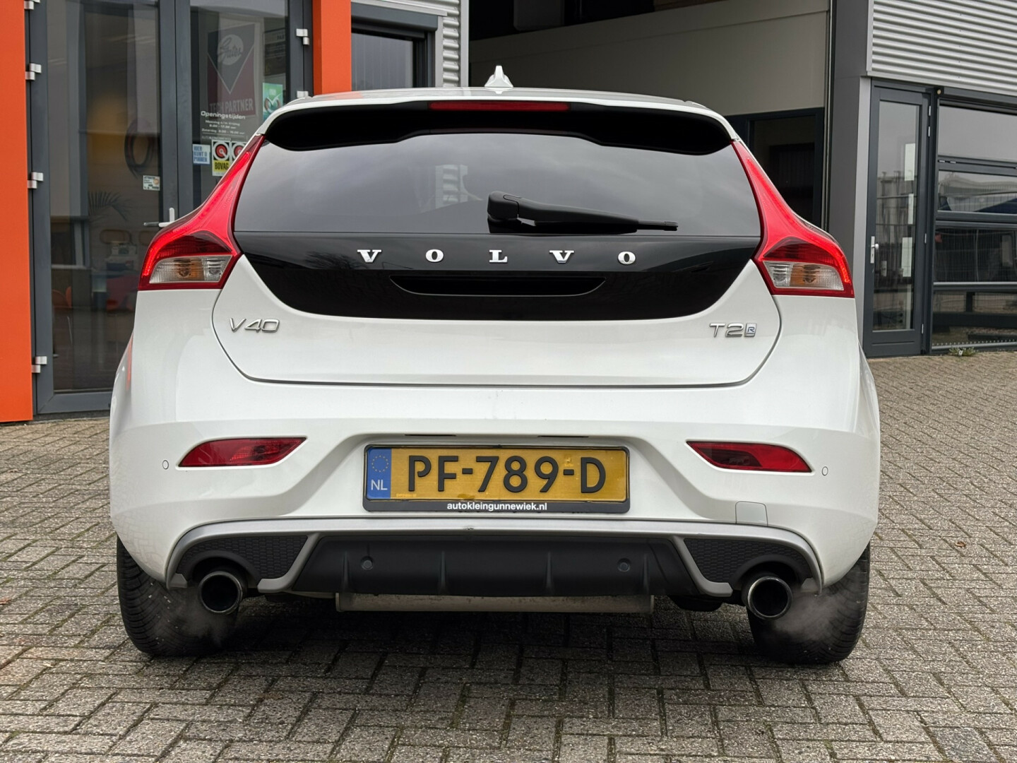 Volvo-V40-33