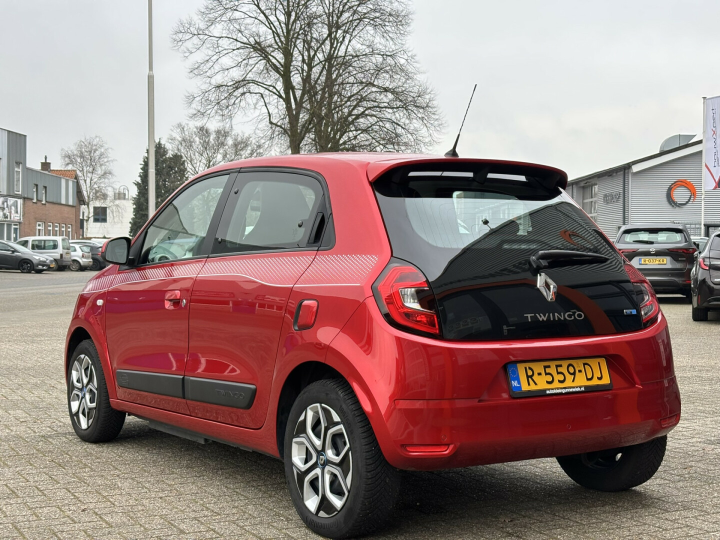 Renault-Twingo Z.E.-17