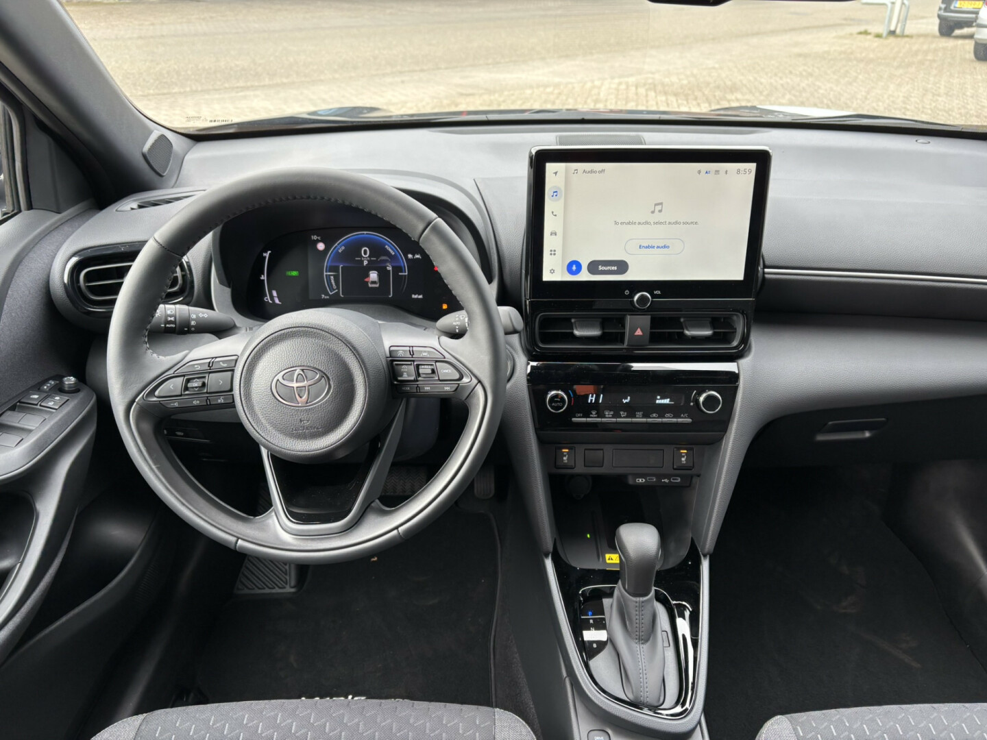 Toyota-Yaris Cross-1