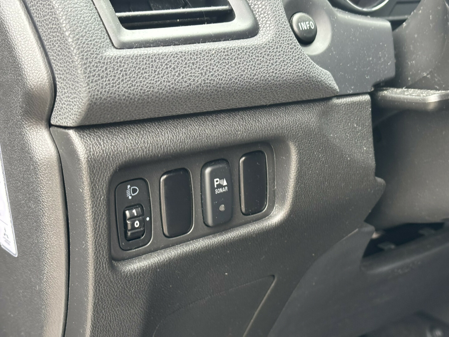 Mitsubishi-ASX-29